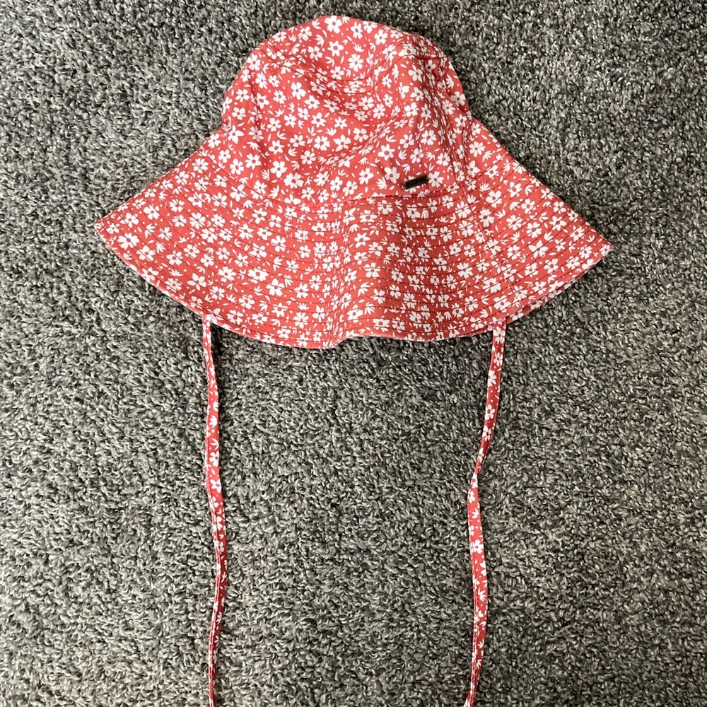 Billabong floral bucket hat